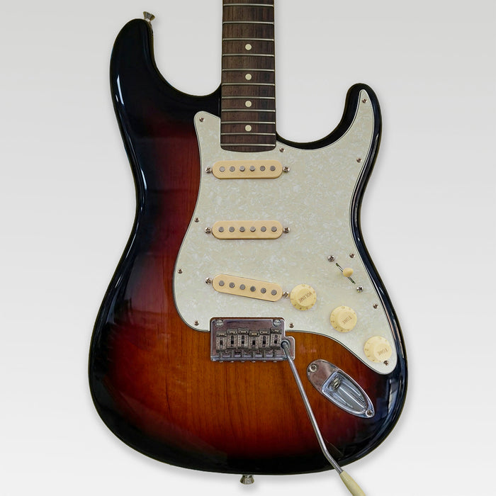 Musiclily Pro Pre-wired Standard SSS Pickguard with Artec Pickups Staggered Alnico 5 Magnet Single Coil  Pickups for ST Style Electric Guitar Musiclily Pro