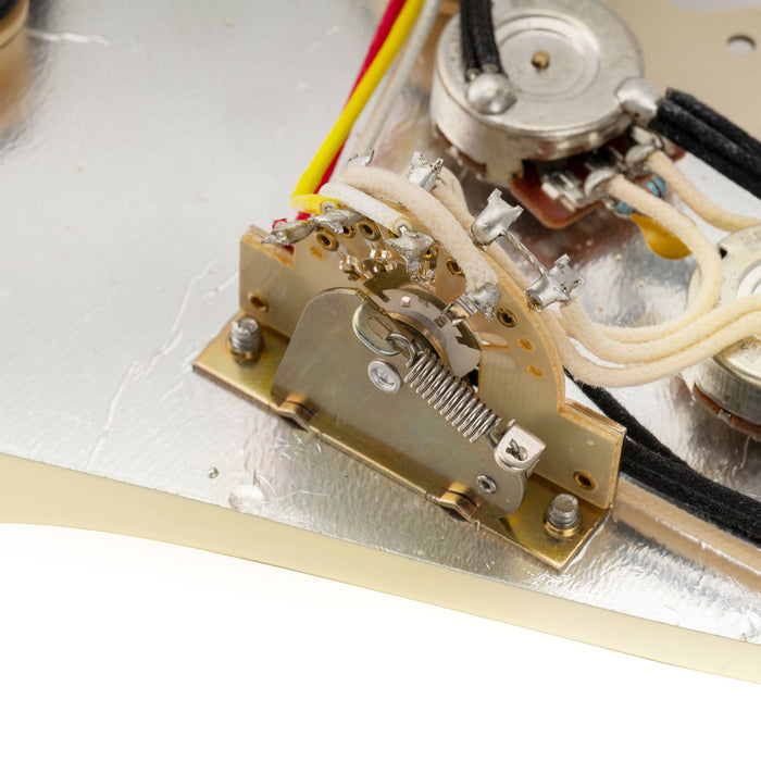 Musiclily Pro Pre-wired Standard SSS Pickguard with Artec Pickups Staggered Alnico 5 Magnet Single Coil  Pickups for ST Style Electric Guitar Musiclily Pro