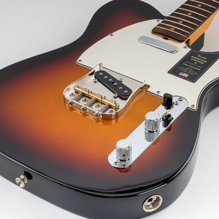 Ponte estilo Tele curvada sólida de latão com espaçamento de cordas de 54mm (2-1/8 polegadas) Musiclily Ultra com 3 saddles compensados