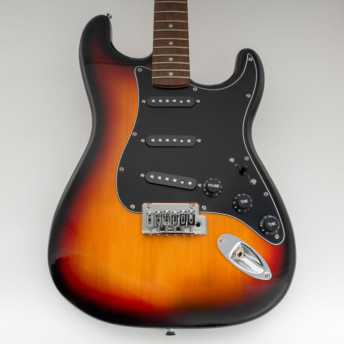 Musiclily Pro-SE ST-60SE 配線済みキット SSSピックガード アルニコ5ピックアップ付き Stratストラトエレキギター用 4プライ エイジドホワイトパール