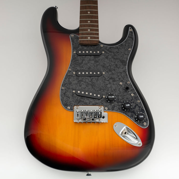 Musiclily Pro-SE ST-60SE 配線済みキット SSSピックガード アルニコ5ピックアップ付き Stratストラトエレキギター用 4プライ エイジドホワイトパール