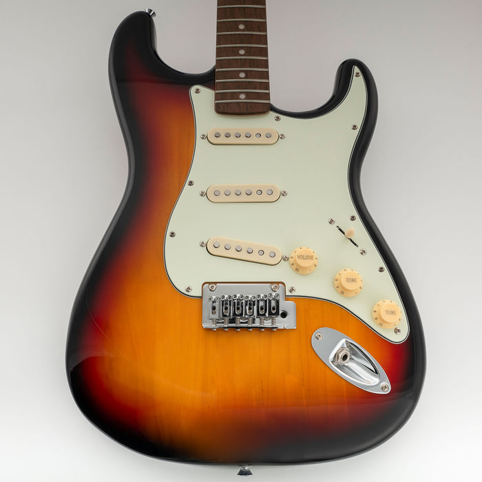 Musiclily Pro-SE ST-60SE 配線済みキット SSSピックガード アルニコ5ピックアップ付き Stratストラトエレキギター用 4プライ エイジドホワイトパール