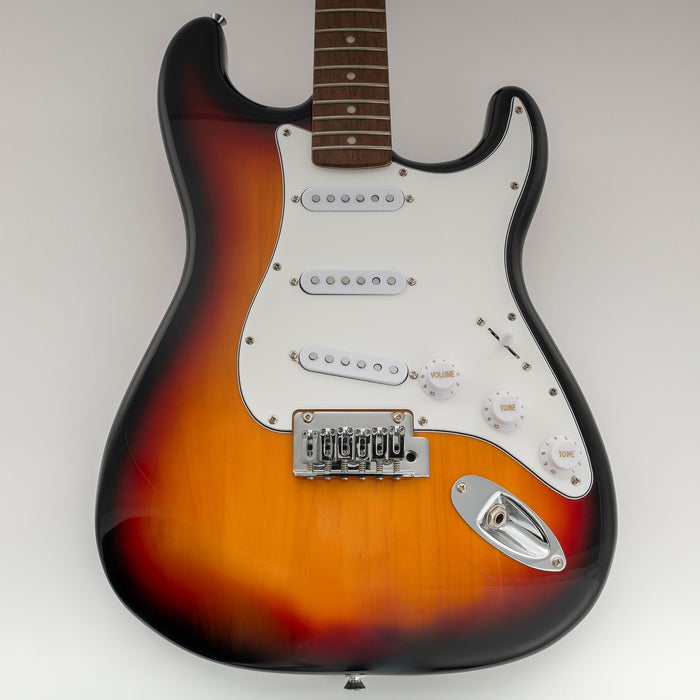 Musiclily Pro-SE ST-60SE 配線済みキット SSSピックガード アルニコ5ピックアップ付き Stratストラトエレキギター用 4プライ エイジドホワイトパール