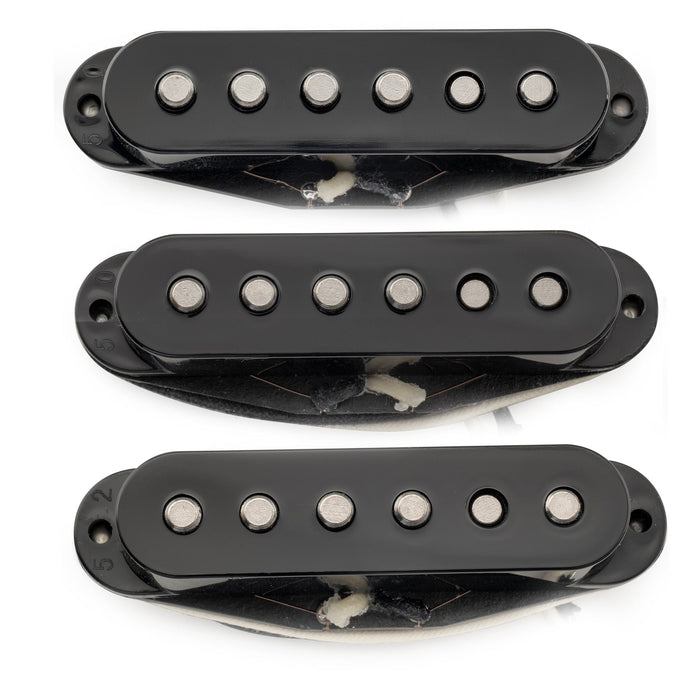 detail of musiclily pro st 50s staggered alnico 5 single coil neck middle bridge pickups set for strat style electric guitar mx3420p