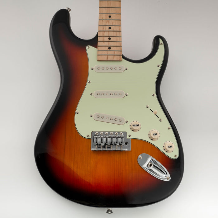 Musiclily Pro Battipenna per Chitarra ST a 10 Fori per Tagima TG-530 Stile Strat SSS Chitarra Elettrica