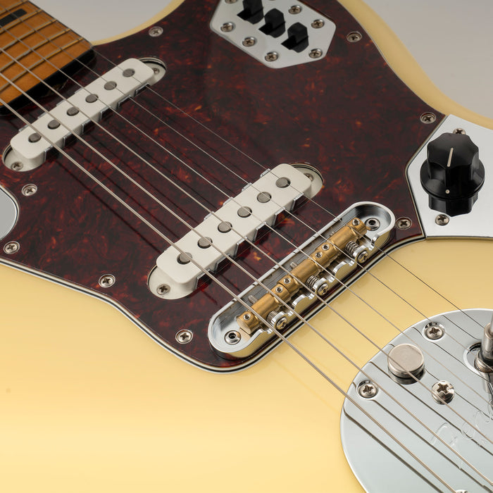 Musiclily Ultra 52.5mm(2-1/16 inch) String Spacing Offset Bridge with Full Solid Brass Plate Compensated 3-Saddle for Jazzmaster Jaguar Style Electric Guitar