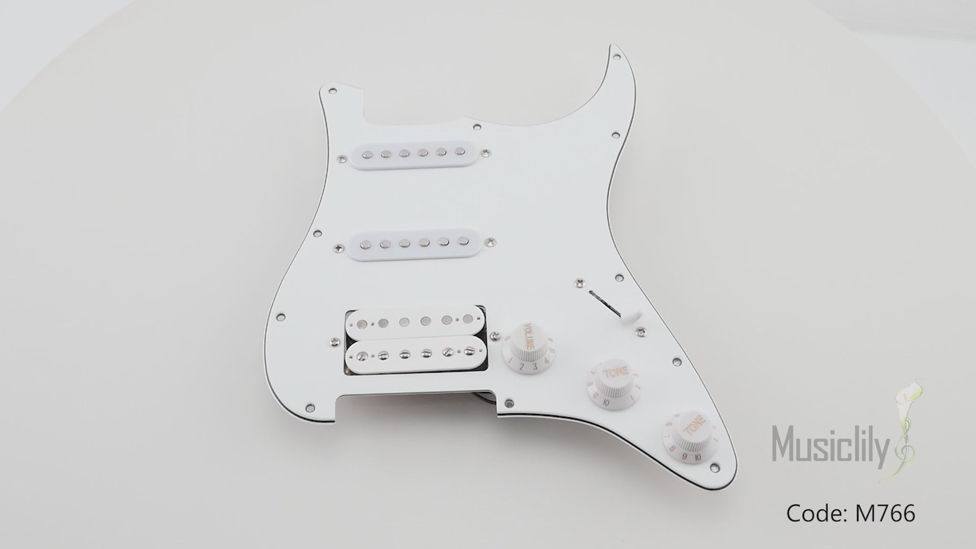 Musiclily Basic Pre-wired Loaded ST-HSS Pickguard with Ceramic Pickups for Strat Style Electric Guitar